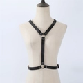 Punk-Stil schwarzes PU-Leder Körpergeschirr mit Metallringen und silbernen Nieten Damen - Schwarz