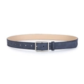Dettaglio cintura in pelle opaca blu scuro con fibbia quadrata d'argento e interno beige - Blu navy