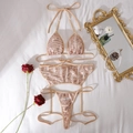 Vue détaillée d'un ensemble lingerie pailleté champagne avec chaîne et dentelle fine - S / Doré