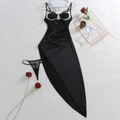 Détail de robe moulante noire avec anneaux métalliques et bordure en maille froncée - S / Noir