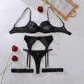 Détails de l'ensemble de lingerie en maille noire avec satin et boucles dorées - S / Noir