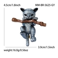 Süße graue Katzenbrosche aus Legierung auf Zweig mit Maßen 4,5 cm mal 3,9 cm - Grau 5625-GY