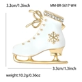 Élégante broche patin à glace en émail blanc avec flocon doré et strass brillants - Blanc (MM-BR-5617-WH)
