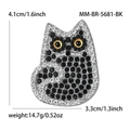 Süße schwarz-weiße Strass-Katzenbrosche mit orangen Augen für Kleidung Dekoration - Schwarze Sitzende Katze Stil / Schwarz (MM-BR-5681-BK)