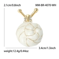 Spilla artistica a lumaca in smalto crema con bordo dorato e misure del prodotto - Bianco-4070-WH / Bianco