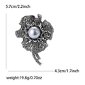 Spilla a fiore vintage con cristalli e perla grigia, dimensioni 5,7cm per 4,3cm - Canna di fucile