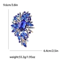 Eleganter Brosche aus Goldlegierung mit blauem Kristallcluster und Maßen im Überblick - Blau