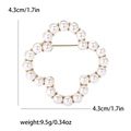 Elegante spilla a fiore dorata con perle bianche e strass brillanti da donna - Oro