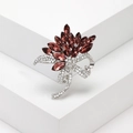 Exquisito broche de cristal con gemas burdeos marquise y brillantes acentos de strass - Morado