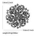 Lussuosa spilla a fiore in lega d'argento con strass grigio scuro e petali di cristallo - Nero (BR-0380-BK)