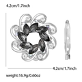 Dettaglio spilla a fiore con strass neri, dimensioni 4,2 cm e peso di 16,9 g - Nero