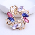 Spilla floreale per foulard in oro con strass multicolori e cristalli intarsiati - Arcobaleno
