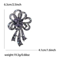 Broche vintage con lazo de cristal púrpura con medidas y peso en fondo blanco - Estilo Strass Púrpura Vintage (0628-PU) / Morado