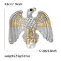 Spilla elegante a forma di aquila con strass brillanti e perla su sfondo bianco - Argento
