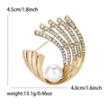 Broche vintage élégante dorée avec perle et strass, dimensions de 4,5 cm par 4,0 cm environ - Or (KC Or-Or 0943-GD)