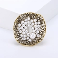 Vintage hollow gold alloy round brooch with white pearls for women fashion wear - Antique Gold (MM-BR-0904古金)