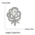 Dettaglio della spilla a fiore con strass argentati completa di dimensioni e peso reale - Argento