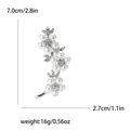 Detailweergave van de zilveren bloemenrankspeld met afmetingen van 7 cm in hoogte - Zilver
