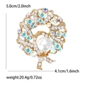 Elegante broche redondo dorado con perla y diamantes AB, mide 5,0 cm por 4,1 cm - Dorado