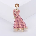 Detailaufnahme der rosa Emaille-Damenbrosche mit bunten Strasssteinen auf Goldbasis - 1284-Rosa