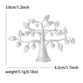 Elegante spilla a forma di albero in finitura argento opaco con dettagli fogliame - Argento