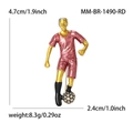 Spilla calciatore creativa in smalto rosso e oro, dimensioni 4,7 cm per 2,4 cm - Calciatore / Rosso (1490-RD)