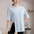 Light blue loose-fit yoga t-shirt with diagonal slit hem for women's fitness - S / Blue