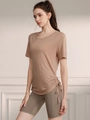 Dames yoga-set met los vallend t-shirt met trekkoord en korte fietsbroek met hoge taille - S / Kaneelroze
