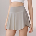 Gonna da tennis grigio chiaro a vita alta con volant e pantaloncini interni sportivi - S / Grigio Roccia Lunare