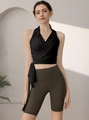 Top sportivo nero incrociato con pantaloncini yoga a vita alta verde oliva - Nero