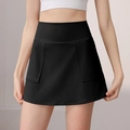 Gonna sportiva nera in nylon da donna con tasche laterali e pantaloncini interni - Nero