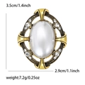 Vintage parelbroche met gouden opengewerkte kanten lijst en kristallen, hoogte 3,5 cm - Goud