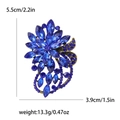 Spilla floreale vintage dorata da donna con petali di cristallo blu scuro elegante - Blu