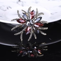 Broche de estrella con piedras de marquesa rojas y grises y diamantes de imitación - Morado