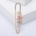 Élégante broche épingle à fleurs dorées avec pétales d'opale rose et strass brillants - Rose