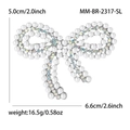 Broche nœud en cristal étincelant avec perles blanches et accents bleus, 6,6cm x 5,0cm - Style de Nœud Papillon Argenté (MM-BR-2317 Argenté)