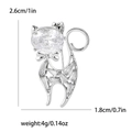 Broche chat argentée avec zircons, mesurant 2,6cm par 1,8cm, avec dimensions précises - Argenté