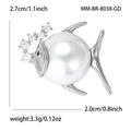 Spilla razza con grande perla bianca e micro-intarsi in zirconia finitura argento - Argento (8038-SL)
