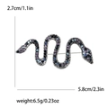 Vista dettagliata con dimensioni di una spilla a serpente con strass viola - Blu