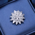 Spilla elegante in zircone a fiocco di neve con strati floreali per tailleur donna - Argento