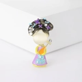 Exquisite chinesische Lady mit Laute Brosche, Katzenaugenstein und farbigem Emaille - Lila
