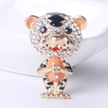 Spilla a forma di tigre in finitura dorata con strass brillanti e smalto arancione - Arancione