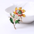 Elegante spilla a girasole in smalto arancione sfumato con cristalli verdi su oro - Verde (MM-BR-2653)