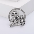 Vintage-Tiger-Brosche aus Silber mit funkelnden Strasssteinen und schwarzen Emaille-Streifen - Silber