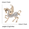 Goldene Pegasus Brosche mit Kristallen, Größe 4,3x4,4 cm und Gewicht 12,5 g - Gold