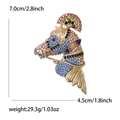 Broche tête de cheval en strass arc-en-ciel doré avec détails de taille précis - Bleu