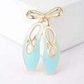 Spilla elegante per scarpette da ballo in lega d'oro con smalto blu e bianco per abiti - Blu