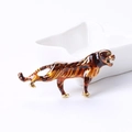 Broche tigre vintage en alliage avec émail ambré et accents en métal doré - Style Tête de Tigre (XH-1110) / Ambre Rayé