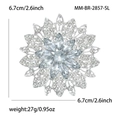 Makroaufnahme der silbernen Kristall-Blumenbrosche mit 6,7 cm Durchmesser und 27 g - Silber