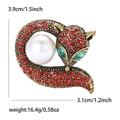 Broche renard élégante avec cristaux rouges et détail grande perle sur blanc - Rouge